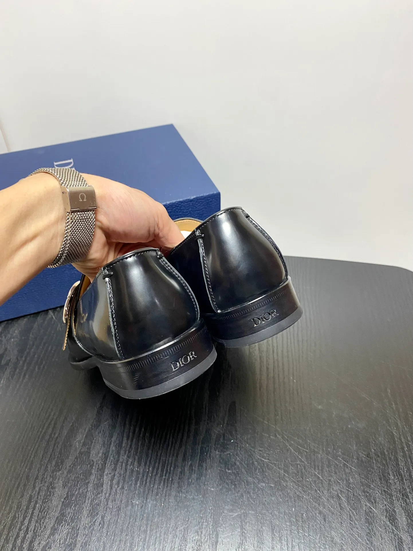 Men's shoes 💰960 Dior Derby shoes | Genuine leather sole formal leather shoes | Carefully crafted with open-edge beaded cowhide | Water-dyed cowhide lining | With classic lace-up closure | Exquisite embossed brand logo on the side | Glossy stacked heel design enhances style | Can be matched with formal or casual looks Size: 39-44 (customized at 38.45.46)